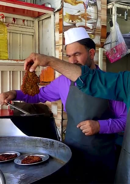 غذاهای خیابانی: چپلی کباب تند و تیز