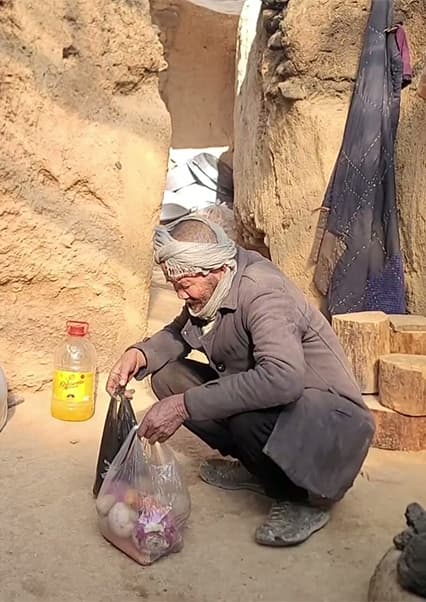 عشق و بقا در غار: زندگی زوج کهنسال