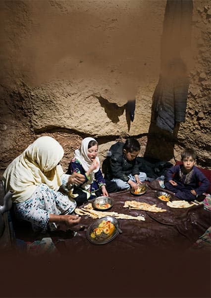 زندگی دشوار در غارهای افغانستان