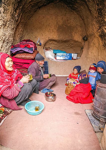 زندگی در قریه: پدربزرگ بیمار و مهمانان ناخوانده
