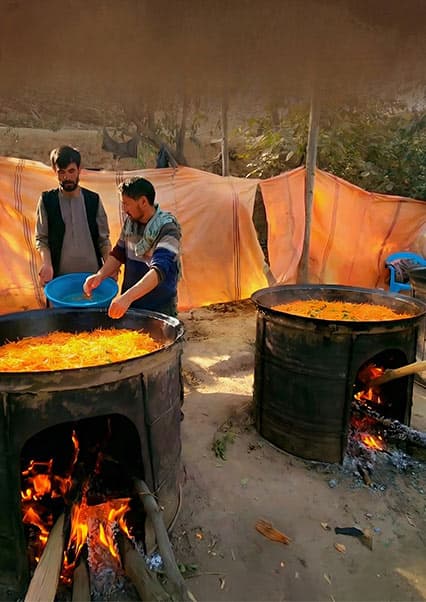 آشپزی مردان در دورافتاده‌ترین روستای افغانستان