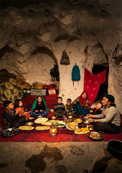 افطار در غار: زندگی رمضانی در کوهستان