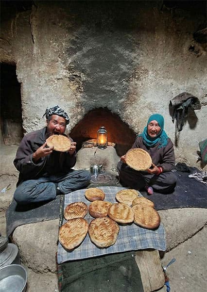نان داغ در غار؛ هنر بقا در کوهستان