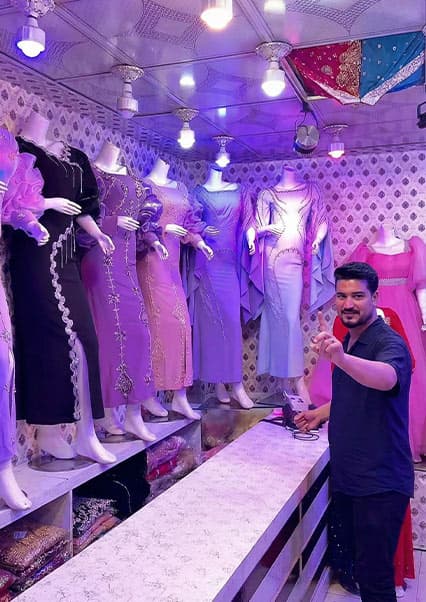 هنر خیاطی و لباس‌های مجلسی افغانی