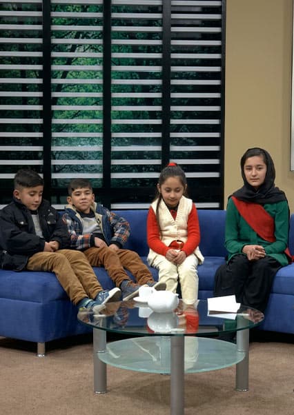 گفتگوی صمیمانه با مهمانان کوچک در نگین