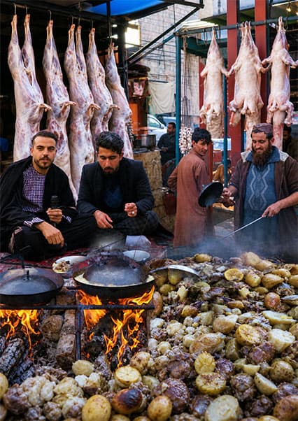 روش کباب در بازار مارکو ننگرهار