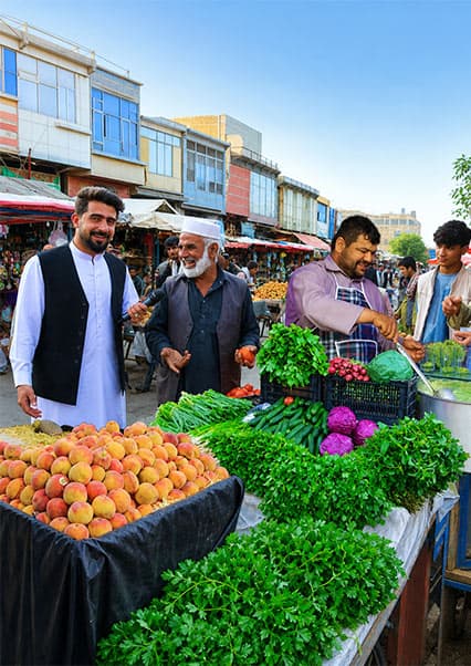 سفر به کندز؛ بازار چپلق فروشی