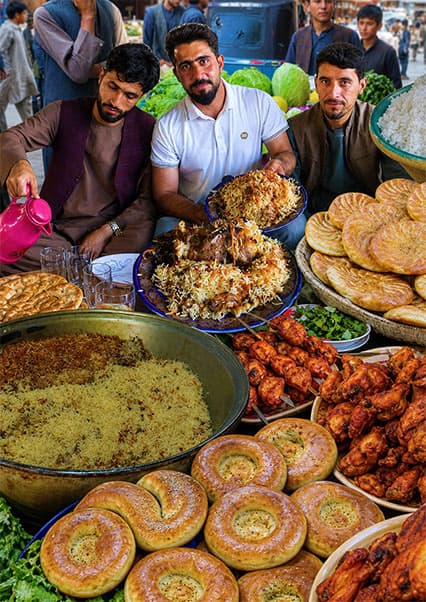 قابلی پلو و کباب تخار در هوتل شاه محمود