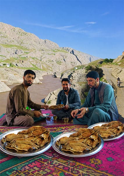 ماهی‌خوری در پل بیگم کشم بدخشان